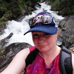 Meet your Posher, Crystal